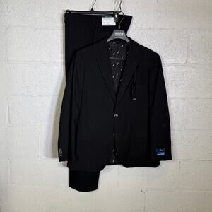 Nautica Men's Modern-Fit Stretch Fall Suit Black pinstripe 42R 36W $395